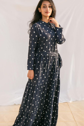 Flowy polka dot summer dress with breezy silhouette – casual western wear for brunch or vacations