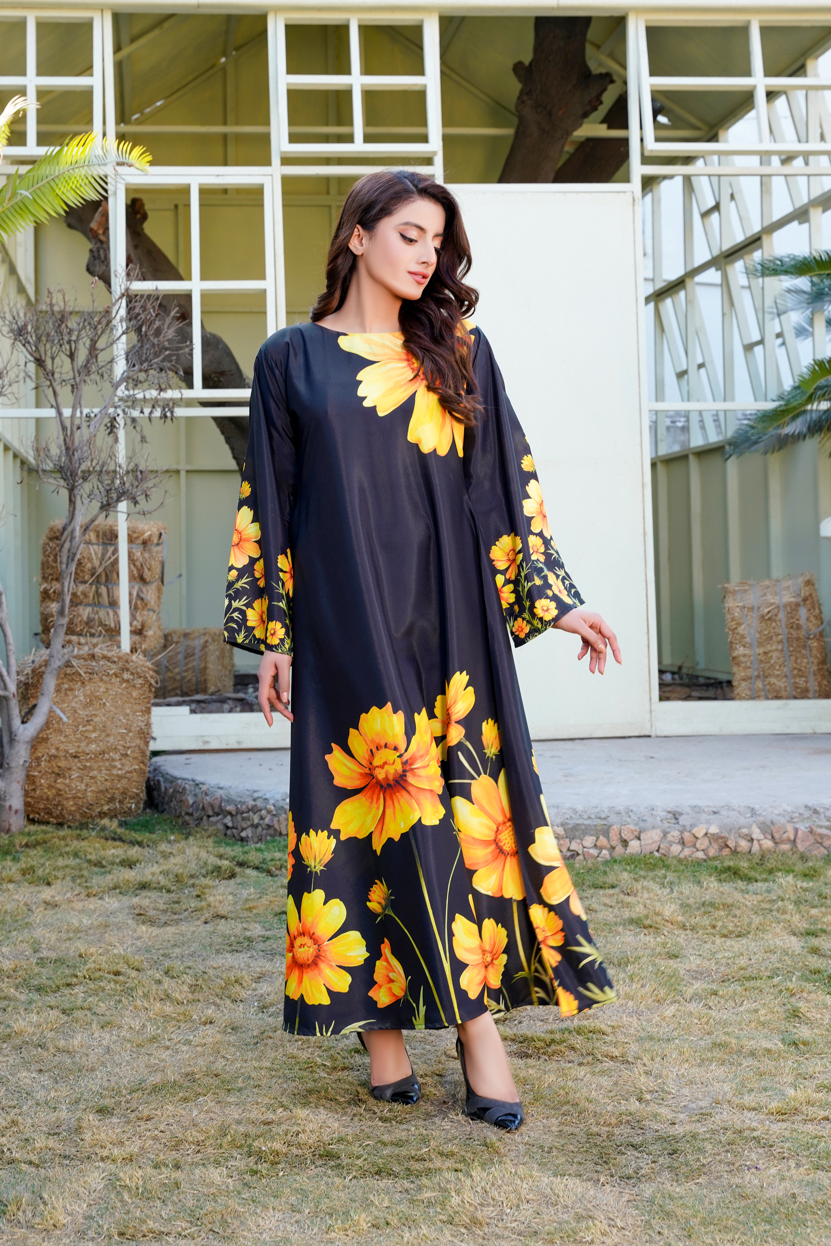 Svelte: Black Long Maxi With Floral Touches - 392