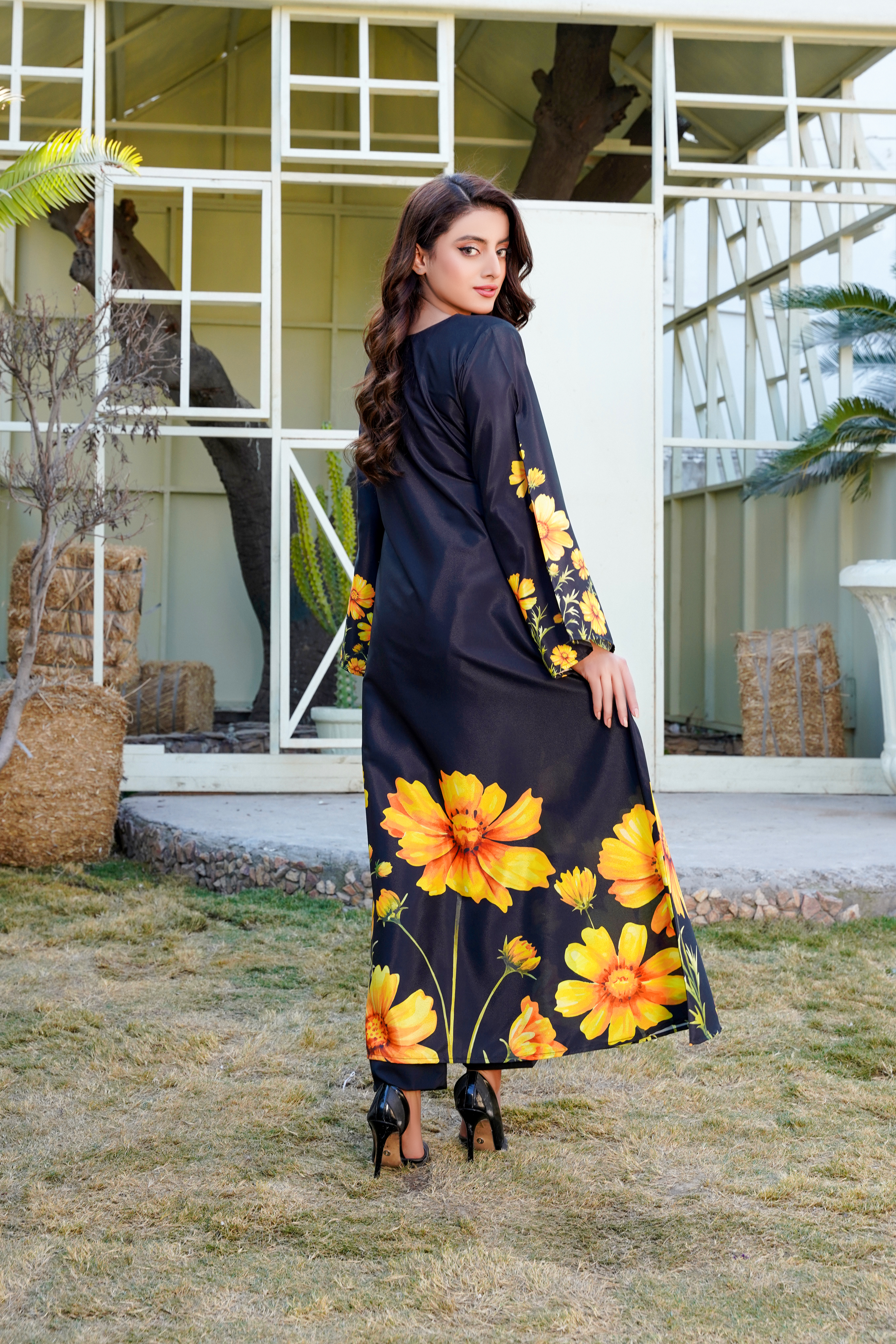 Svelte: Black Long Maxi With Floral Touches - 392