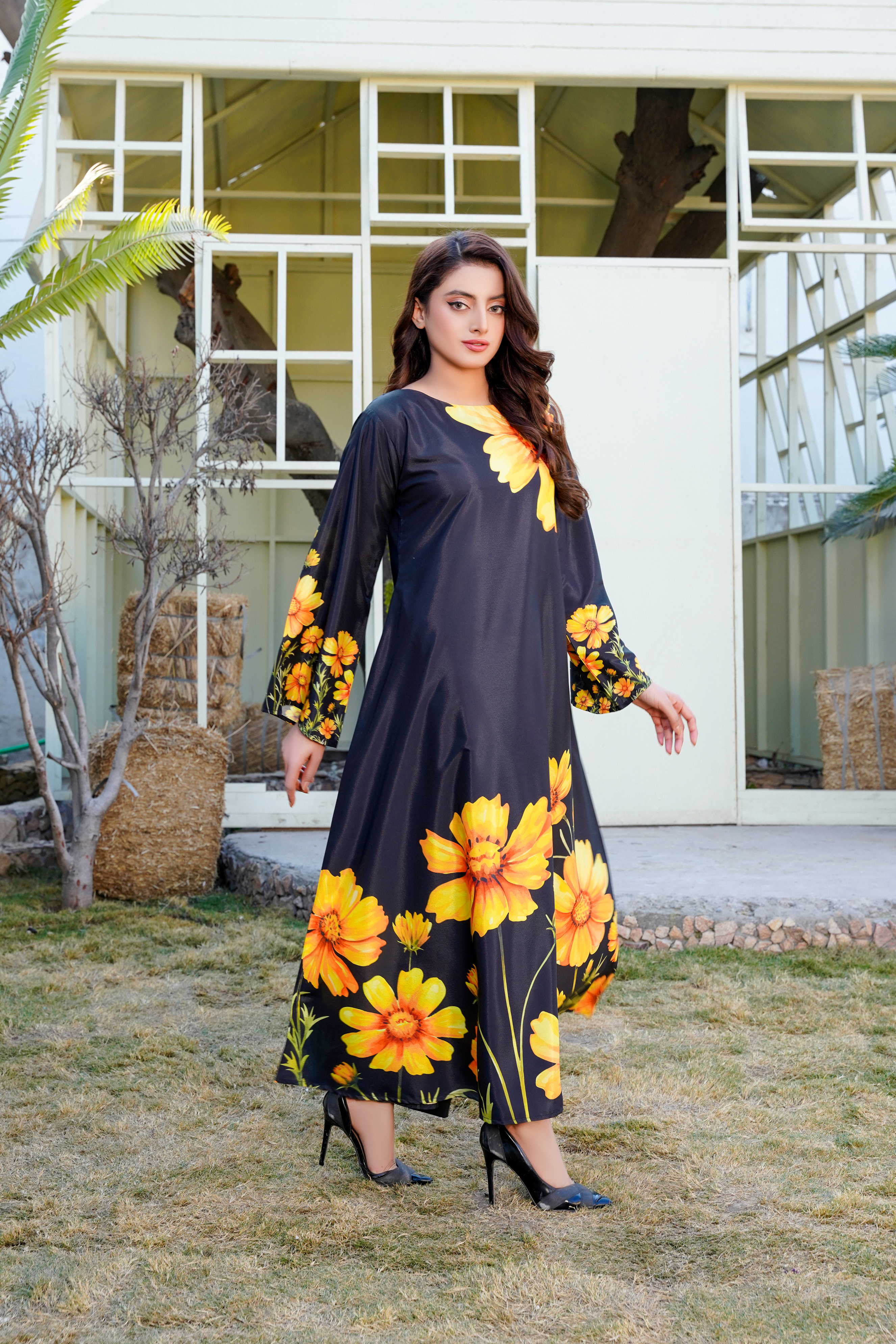 Svelte: Black Long Maxi With Floral Touches - 392