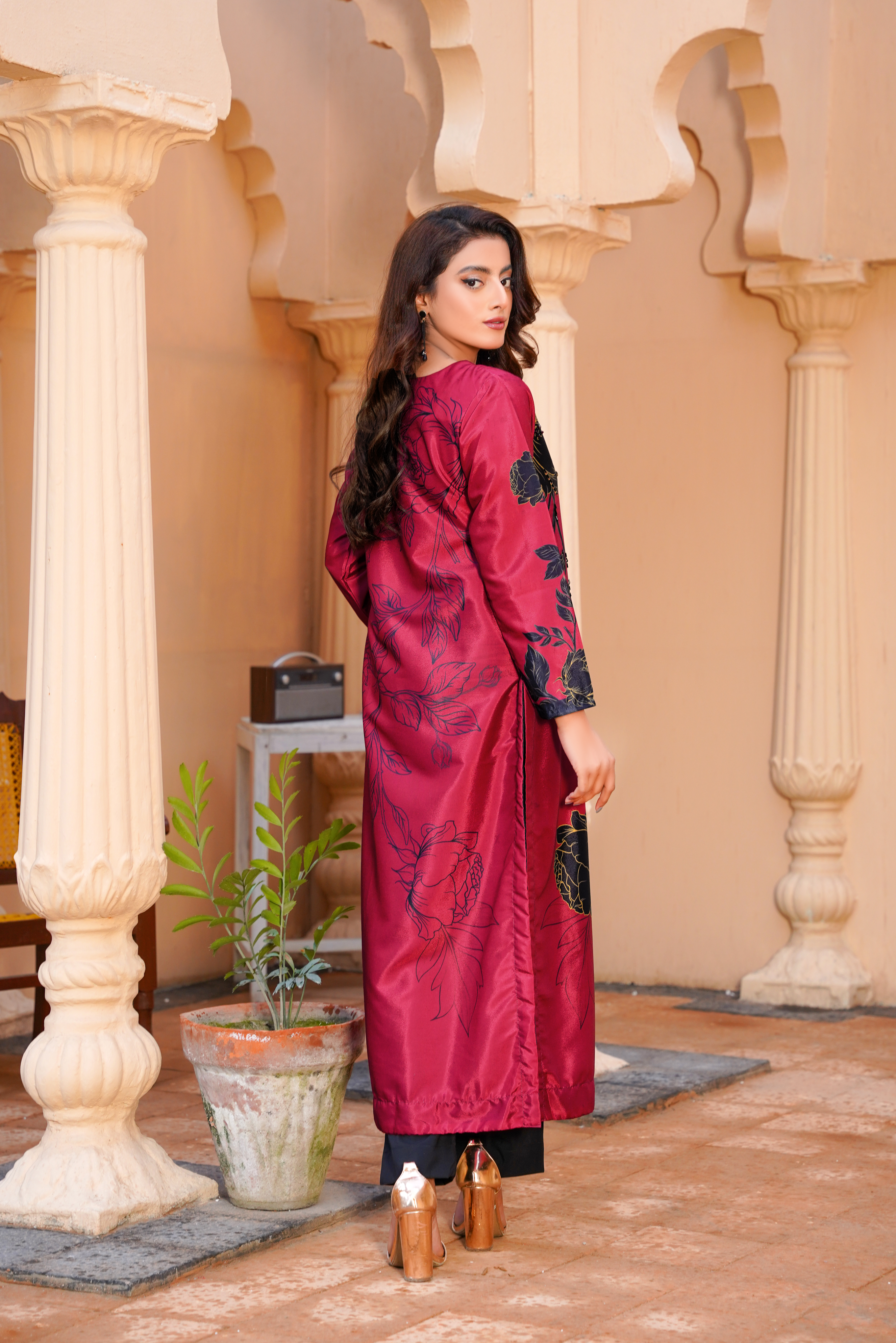 RubyRaven: Red & Black Floral Handwork Long Shirt - 405