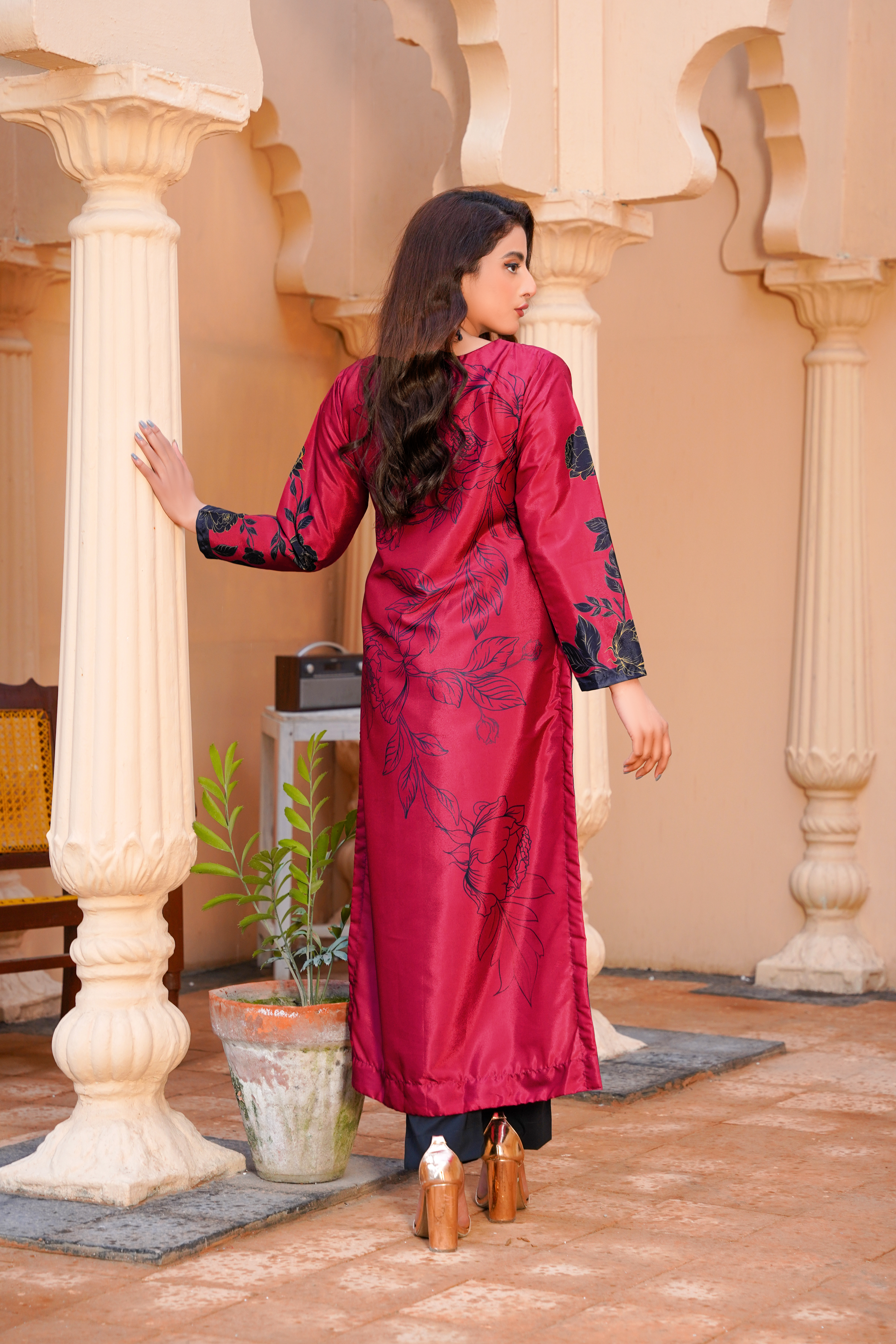 RubyRaven: Red & Black Floral Handwork Long Shirt - 405