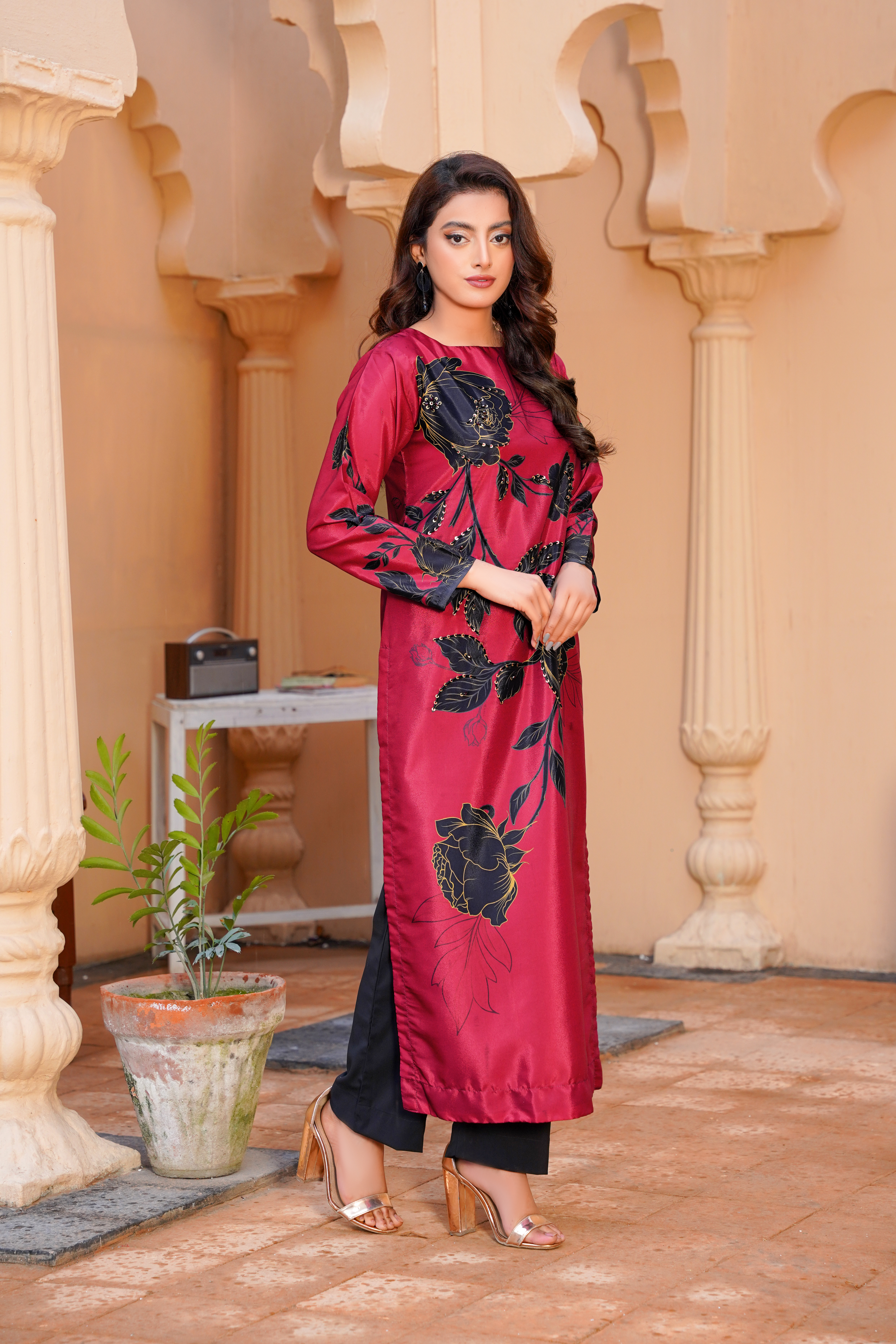 RubyRaven: Red & Black Floral Handwork Long Shirt - 405