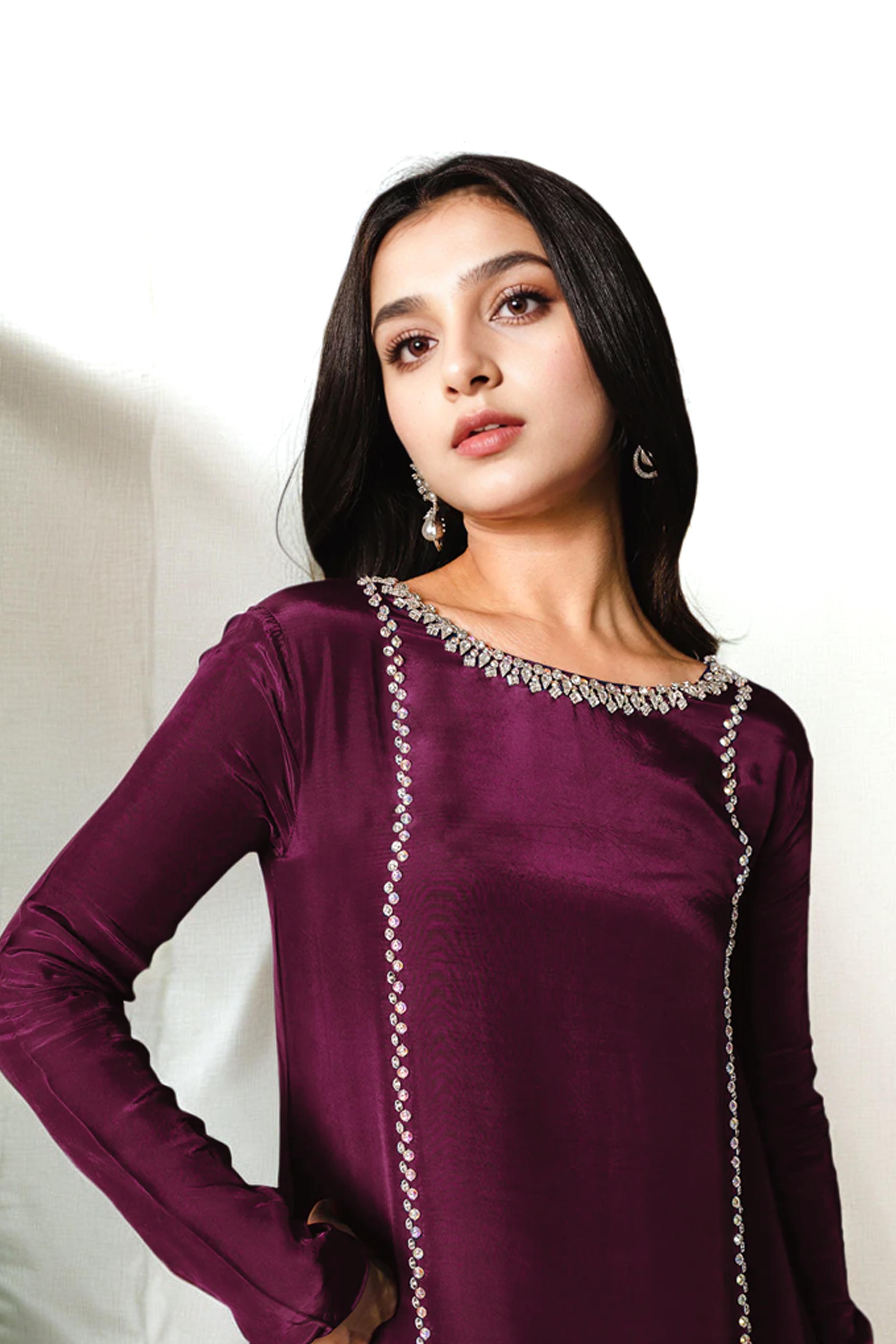Silk Maxi Design for Wedding – Nikkah & Walima Dress 2025 for Pakistani Girls – Athenapparels Silk Maxi Design for Wedding – Nikkah & Walima Dress 2025 for Pakistani Girls – Athenapparels